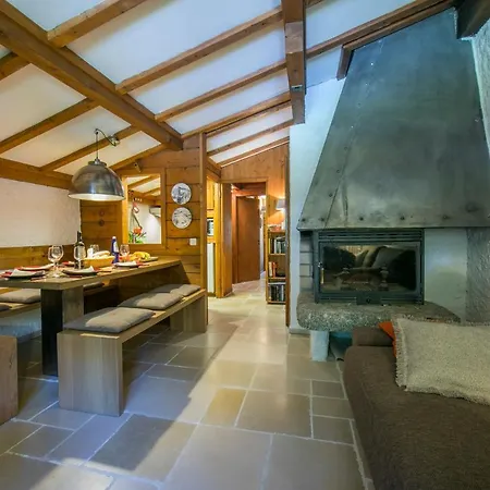 Les Chosalets Sleeps 3 Pool