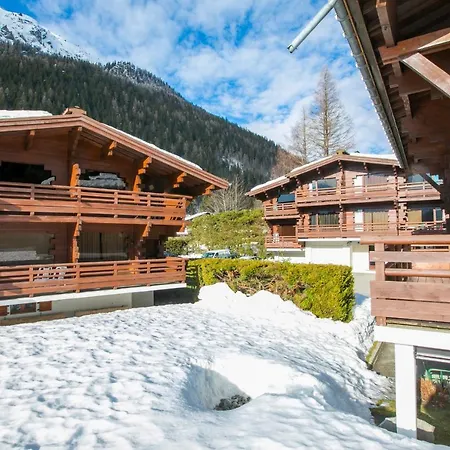 Les Chosalets Sleeps 3 Pool 아파트